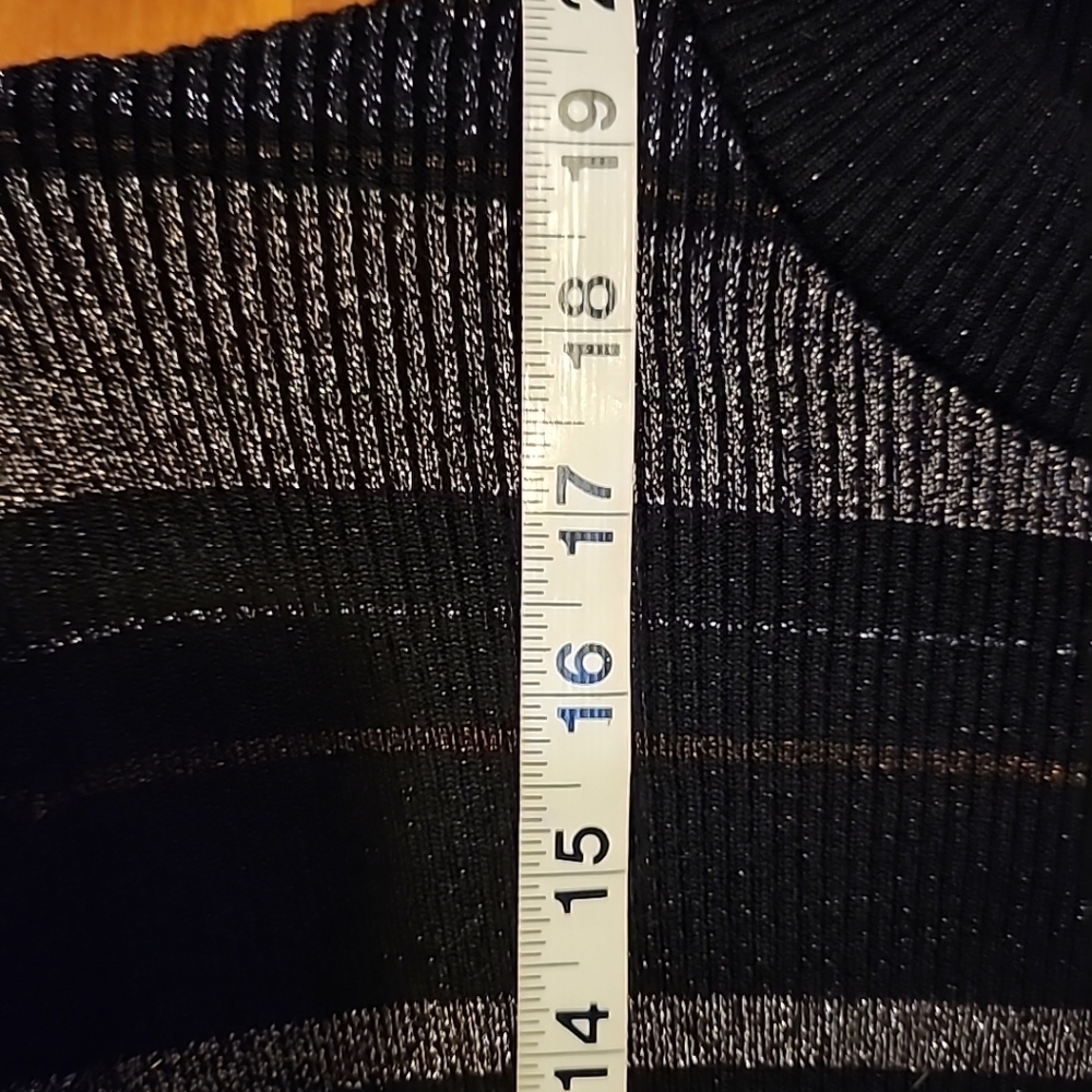 House Of Harlow 1960 Striped Black, Gray, Silver Knit Stretch Sweater Sz M - Picture 3 of 9